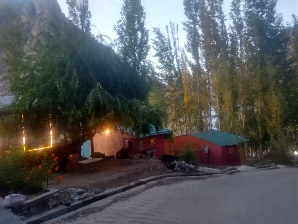 Pearl Huts